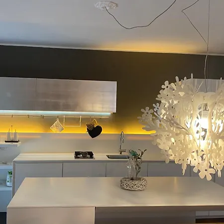 Historic Center Luxury Rent - Free Wifi - Near Railway Station - Casa Alcide De Gasperi * Trento